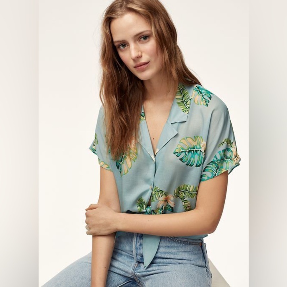 Aritzia Wilfred Free Floral Print Tie-Front Crop Top